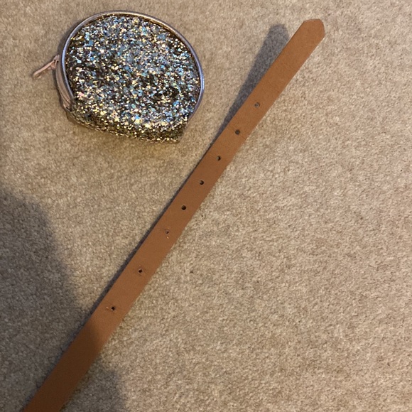 Rose gold tween belt with removable pouch. Girls size 10-12 - Picture 6 of 7